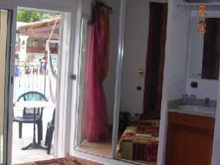 Chambres Dhotes Villa La Morena Vallauris Exteriör bild